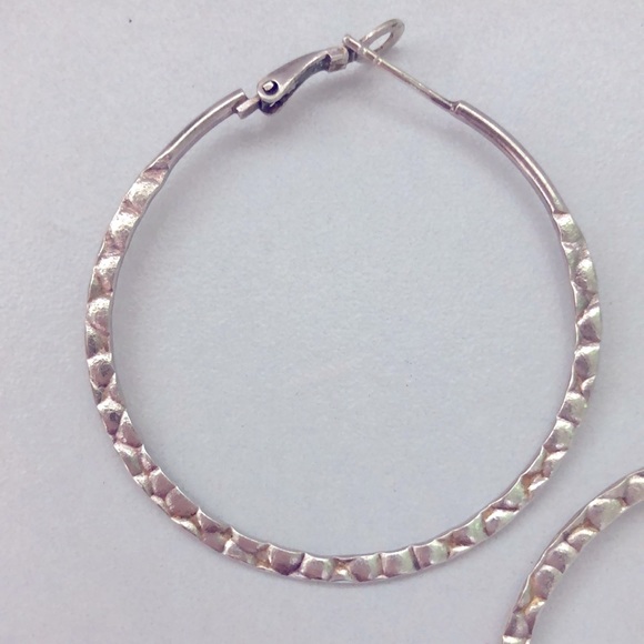 ❤️3/$29 Sterling silver hoops - Picture 3 of 4